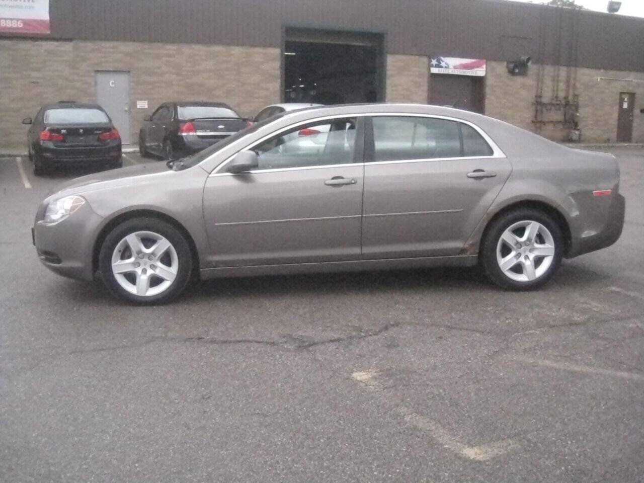Used 2011 Chevrolet Malibu LS FWD image 8