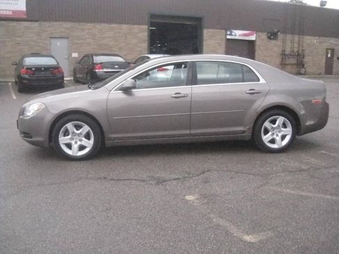 Used 2011 Chevrolet Malibu LS FWD image 8