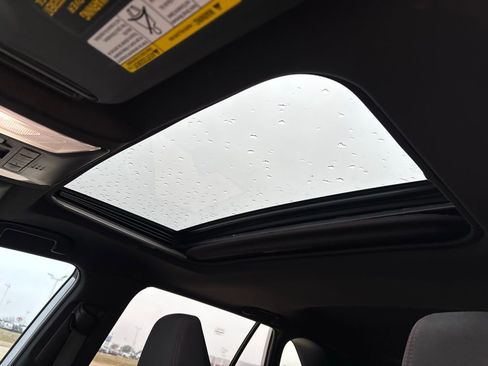 Used 2022 Toyota RAV4 SE image 15