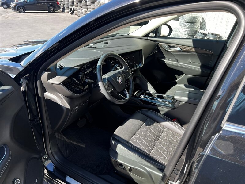 Used 2023 Buick Envision Avenir AWD/4WD image 14