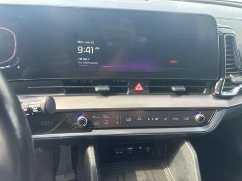 Used 2023 Kia Sportage EX AWD/4WD image 18