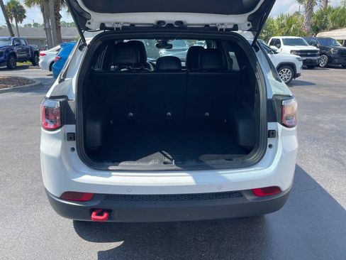 Used 2025 Jeep Compass Trailhawk AWD/4WD image 5