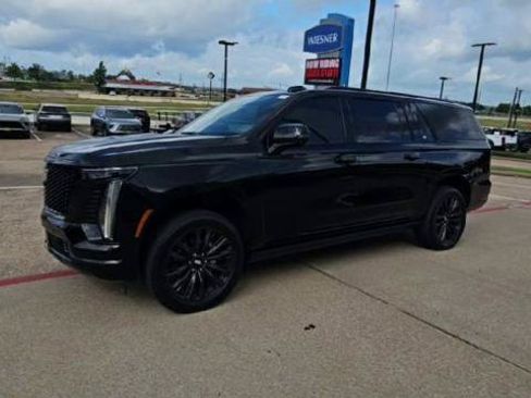 Used 2025 Cadillac Escalade ESV Sport w/ LPO, ONYX Package AWD/4WD image 3