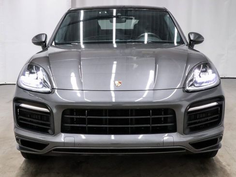 Used 2023 Porsche Cayenne GTS w/ Premium Package image 2