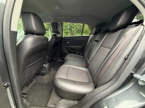 Used 2018 Chevrolet Trax LT w/ LT Convenience Package AWD/4WD image 21