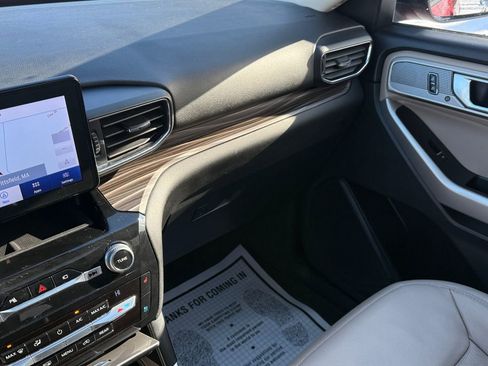 Used 2021 Ford Explorer Limited w/ Hybrid Equipment Group 310A image 29