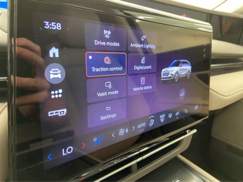 Used 2024 Lincoln Nautilus Premier w/ Equipment Group 102A image 32