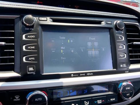 Used 2018 Toyota Highlander Limited Platinum AWD/4WD image 32