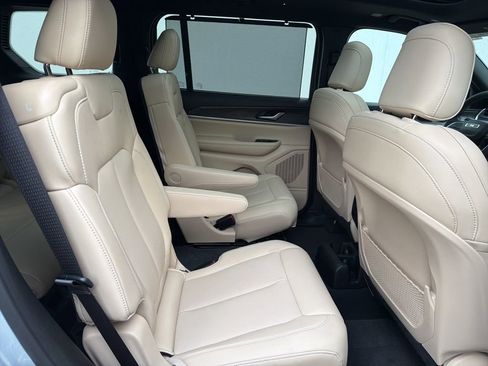 Certified 2025 Jeep Grand Cherokee L Limited w/ Luxury Tech Group II AWD/4WD image 25