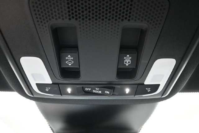 Used 2025 Honda Pilot TrailSport image 19