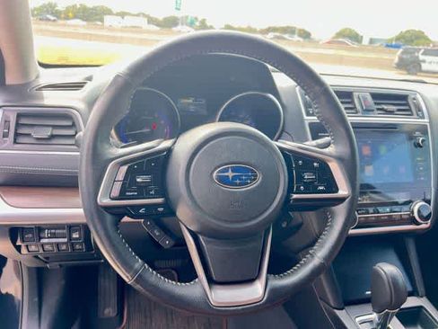 Used 2018 Subaru Outback 3.6R Touring AWD/4WD image 17