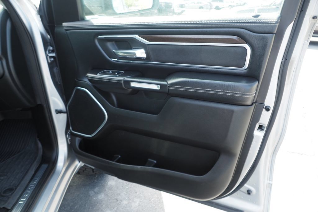 Used 2022 RAM 1500 Laramie AWD/4WD image 21