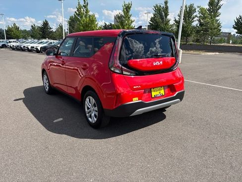 Used 2025 Kia Soul LX FWD image 5