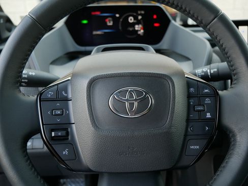 Used 2024 Toyota bZ4X Limited image 25