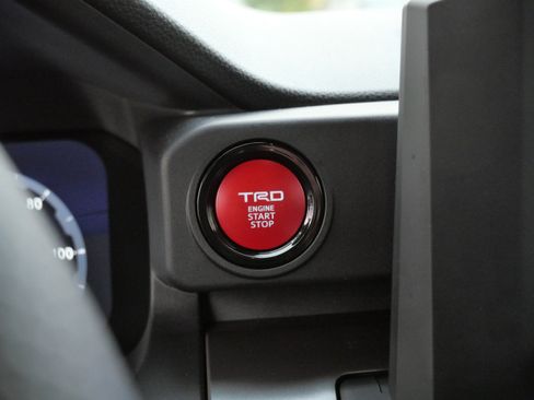 Certified 2025 Toyota Tacoma TRD Off-Road image 29