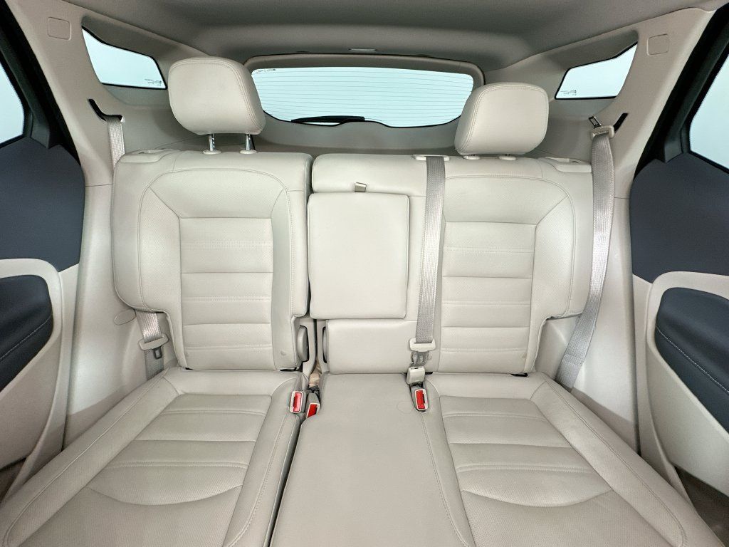 Used 2024 GMC Terrain Denali w/ Denali Premium Package AWD/4WD image 13
