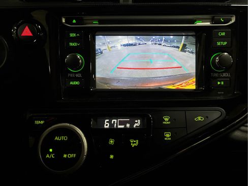 Used 2018 Toyota Prius C Two FWD image 10