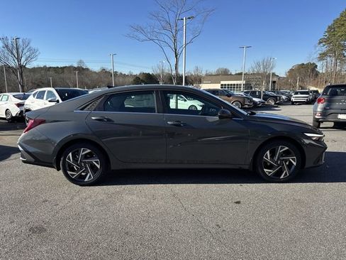 New 2026 Hyundai Elantra Limited image 8