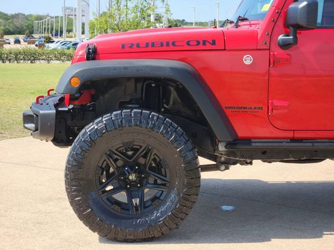 Used 2015 Jeep Wrangler Unlimited Rubicon AWD/4WD image 13