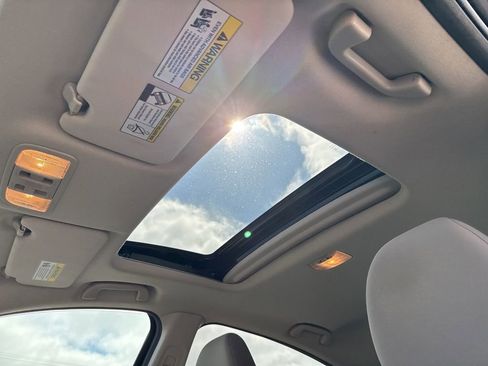 Used 2017 Honda HR-V EX image 8