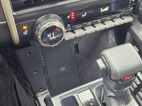 Used 2025 Toyota Tacoma TRD Off-Road w/ TRD Off Road Premium Package AWD/4WD image 27