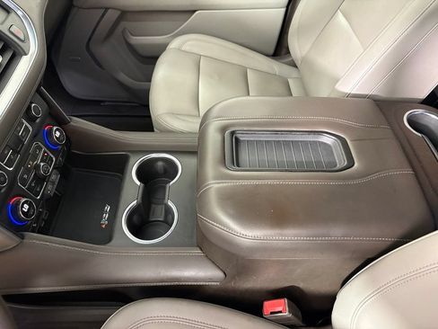 Used 2021 Chevrolet Suburban LT w/ Luxury Package AWD/4WD image 32