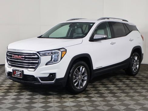 Used 2022 GMC Terrain SLT image 8