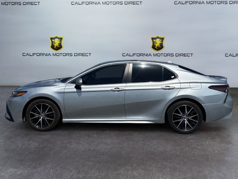 Used 2023 Toyota Camry SE FWD image 2