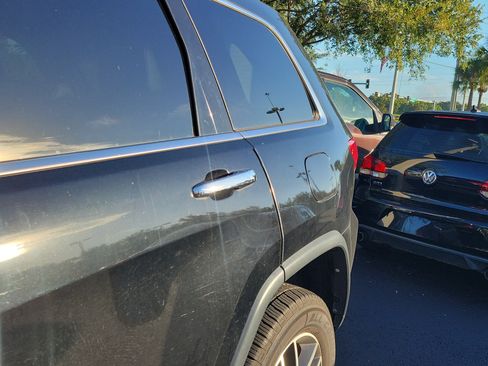 Used 2022 Jeep Grand Cherokee Limited AWD/4WD image 26