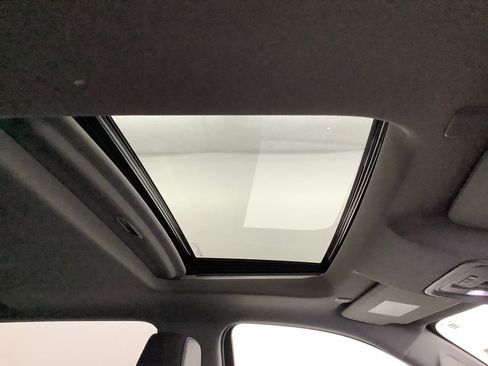 Used 2021 GMC Sierra 2500 SLT w/ SLT Preferred Package image 21