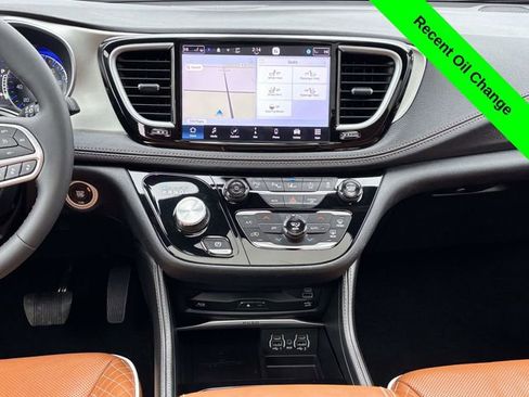 Used 2024 Chrysler Pacifica Pinnacle w/ Trailer Tow Group image 34