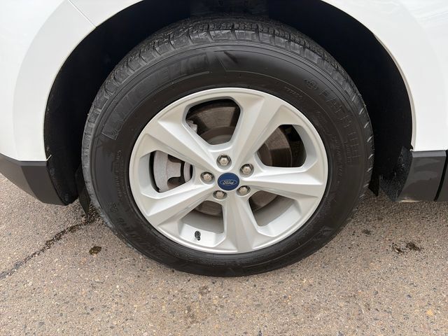 Used 2022 Ford Edge SE AWD/4WD image 11