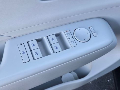 Used 2025 Hyundai Kona SEL AWD/4WD image 10