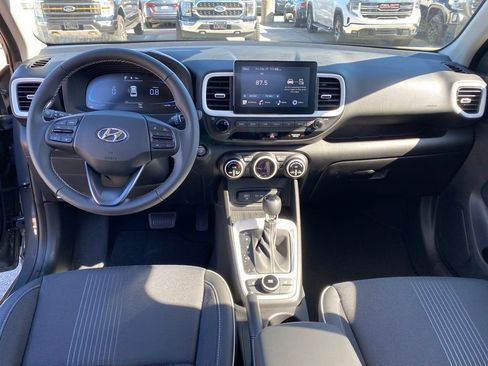 New 2026 Hyundai Venue SEL FWD image 28