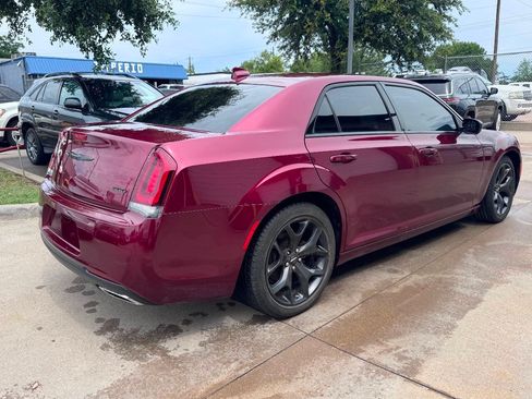 Used 2022 Chrysler 300 Touring w/ Sport Appearance Package RWD image 5