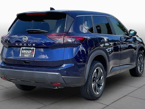 Used 2025 Nissan Rogue SV FWD image 12