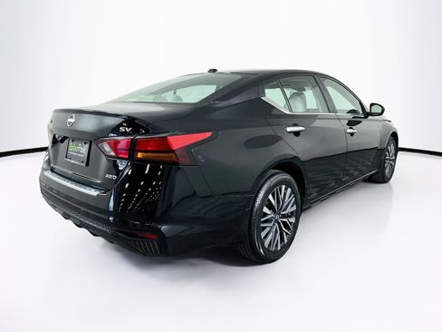 Used 2023 Nissan Altima 2.5 SV AWD/4WD image 9