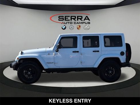 Used 2017 Jeep Wrangler Unlimited Sahara image 16