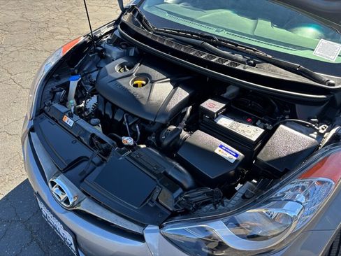 Used 2013 Hyundai Elantra FWD image 17