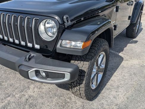 Used 2023 Jeep Wrangler Unlimited Sahara AWD/4WD image 9