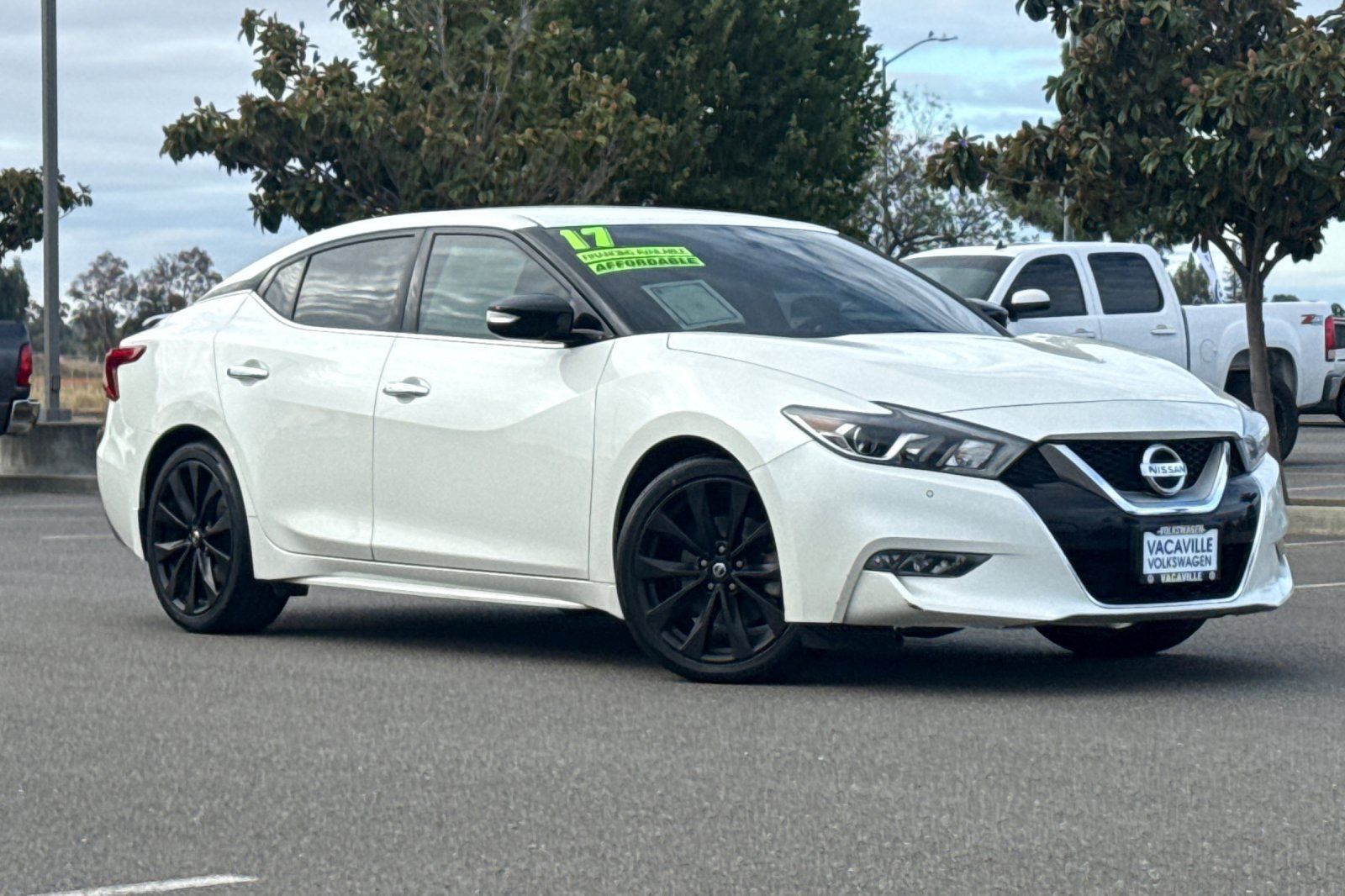 Used 2017 Nissan Maxima SR w/ Midnight Edition FWD image 2