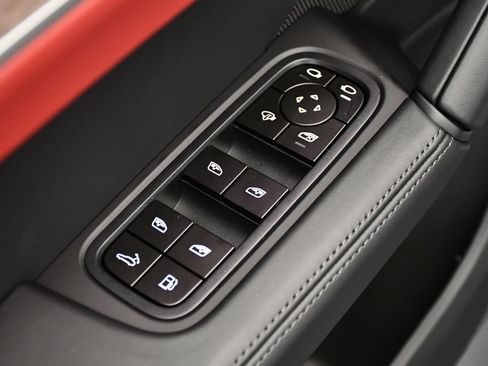 Certified 2026 Porsche Cayenne E-Hybrid AWD/4WD image 40