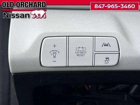 Used 2023 Hyundai Elantra Limited FWD image 11