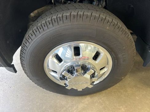 Used 2025 GMC Sierra 3500 Denali w/ Denali Reserve Package image 9