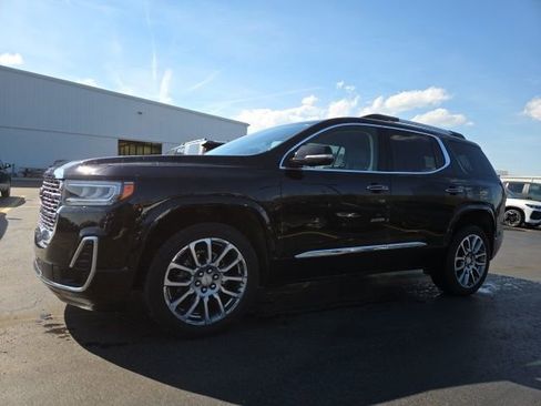 Used 2023 GMC Acadia Denali w/ Denali Technology Package image 1