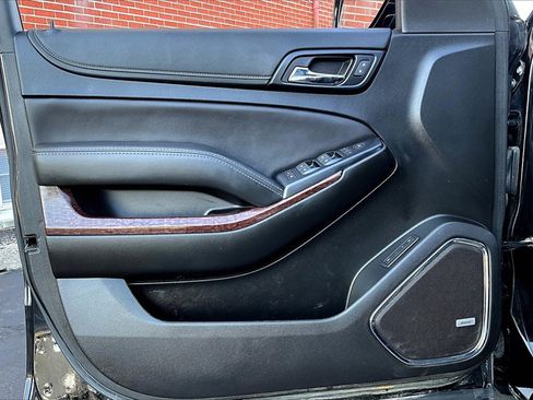 Used 2018 GMC Yukon XL SLT w/ Premium Edition image 16