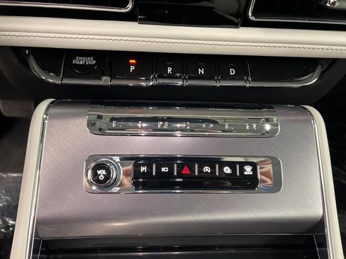 New 2026 Lincoln Aviator AWD image 14