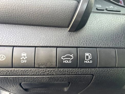 Used 2022 Toyota Camry SE FWD image 18