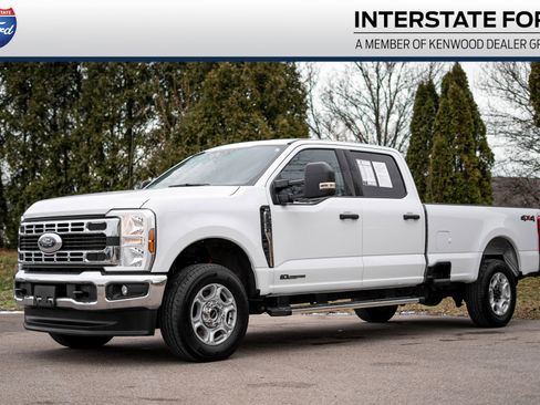 Used 2025 Ford F250 XLT image 1