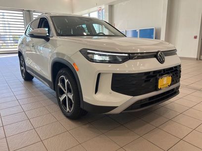 New 2025 Volkswagen Tiguan SE